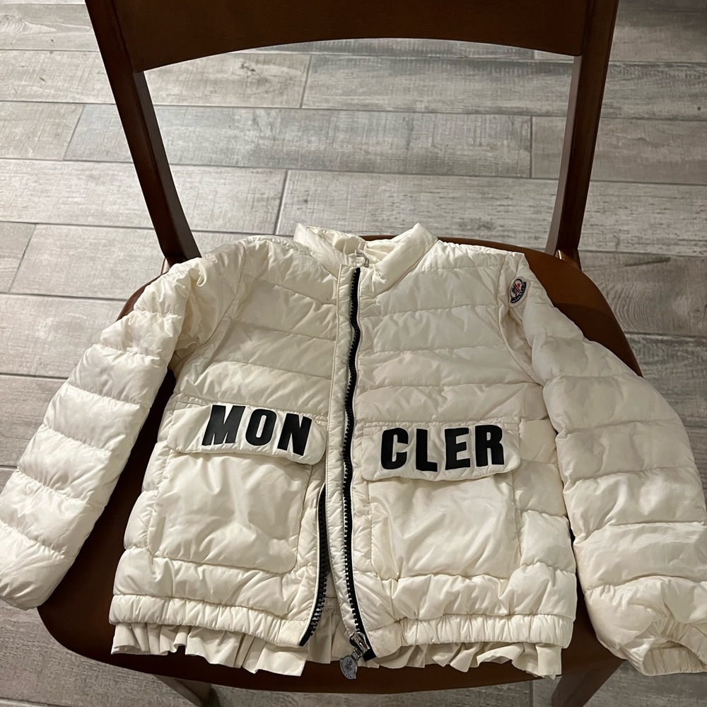Moncler white puffer coat 4A